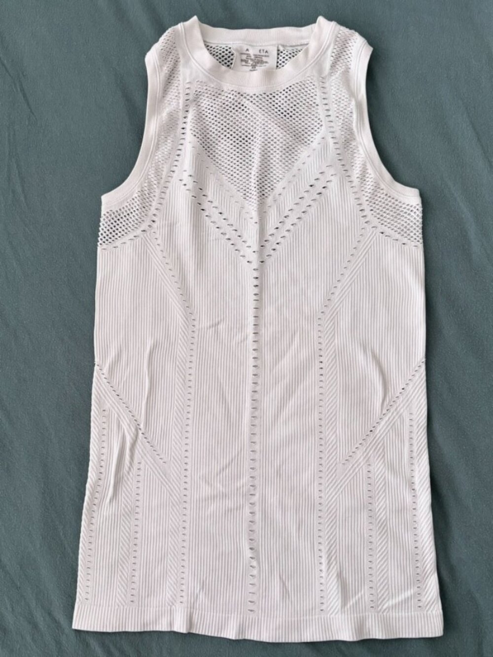 Athleta Oxygen Mesh Seamless Perforated Chevron Tank Top Bright White (XS)